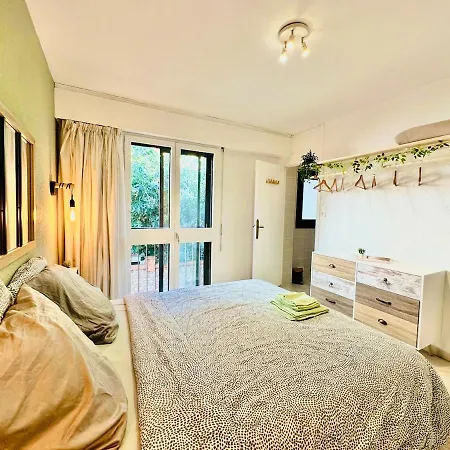 Le For 3 Guests Near Train Station *