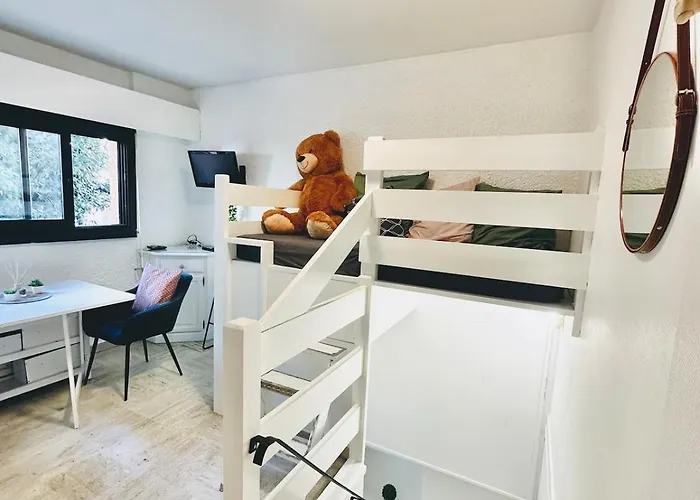 Lejlighed Le For 3 Guests Near Train Station